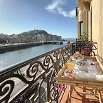 Deluxe Apt-views To Historic Maria Cristina Apartment *