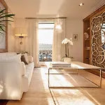 Apartment Deluxe Apt-views To Historic Maria Cristina *