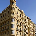 Apartment Deluxe Apt-views To Historic Maria Cristina *