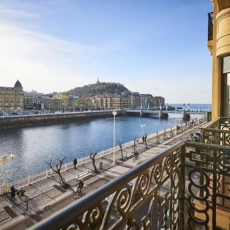 Lägenhet Deluxe Apt-views To Historic Maria Cristina San Sebastián